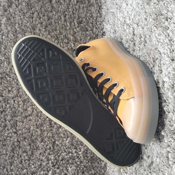 Converse shoes Brand new. - Picture 7 of 10